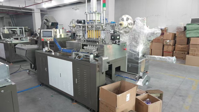 五加仑桶盖自动贴膜机(图2)